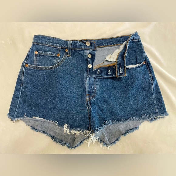 Levi’s 501 Denim Shorts Button Fly High Rise Women’s - Picture 3 of 4